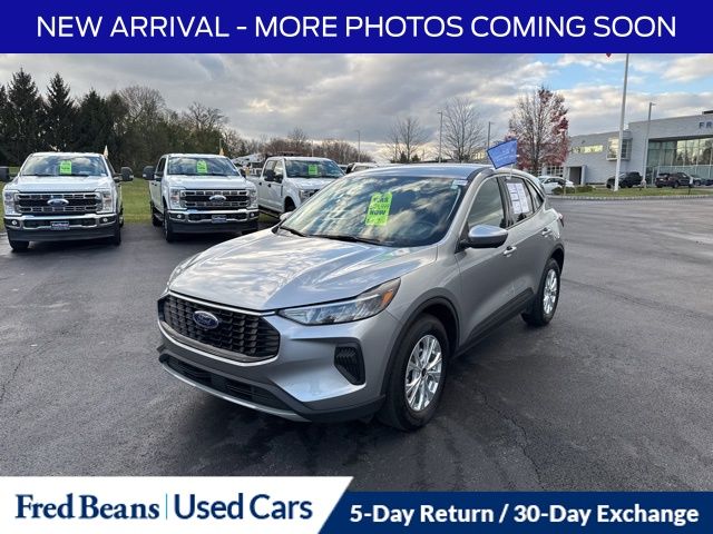 2023 Ford Escape Active photo 3