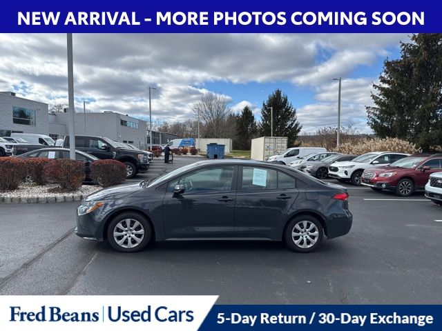 2024 Toyota Corolla LE photo 2