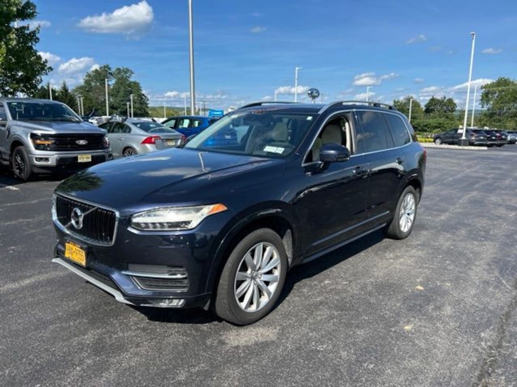 Used 2016 Volvo XC90 T6 Momentum SUV