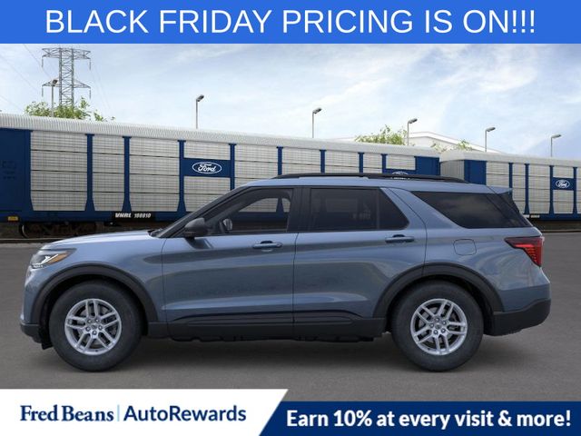 2026 Ford Explorer photo 2