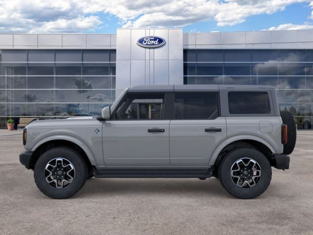 New 2026 Ford Bronco Outer Banks SUV