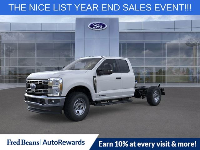 2026 Ford F-350 Super Duty Chassis Cab XL's photo