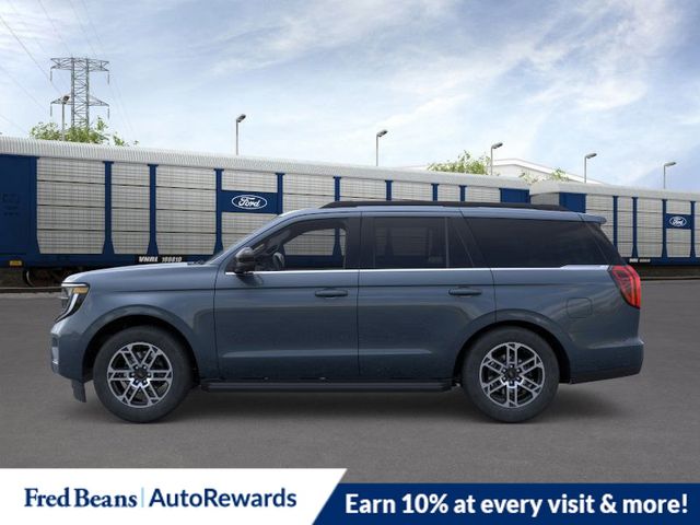 2025 Ford Expedition photo 2