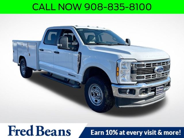 2025 Ford F-350 Chassis TRUCK 
