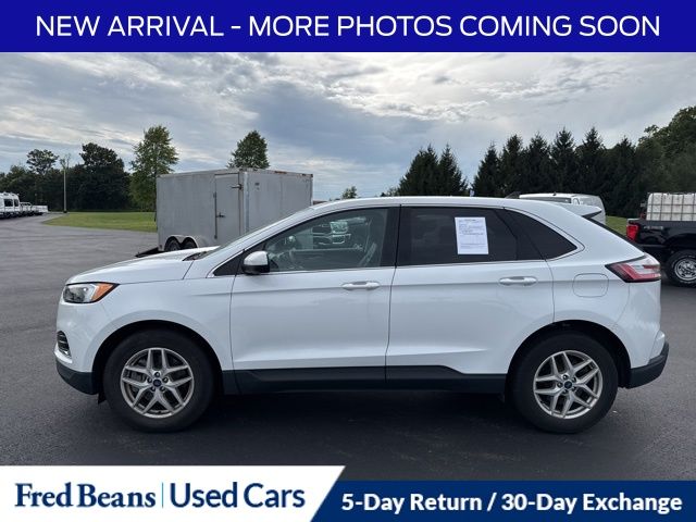 2022 Ford Edge SEL photo 4