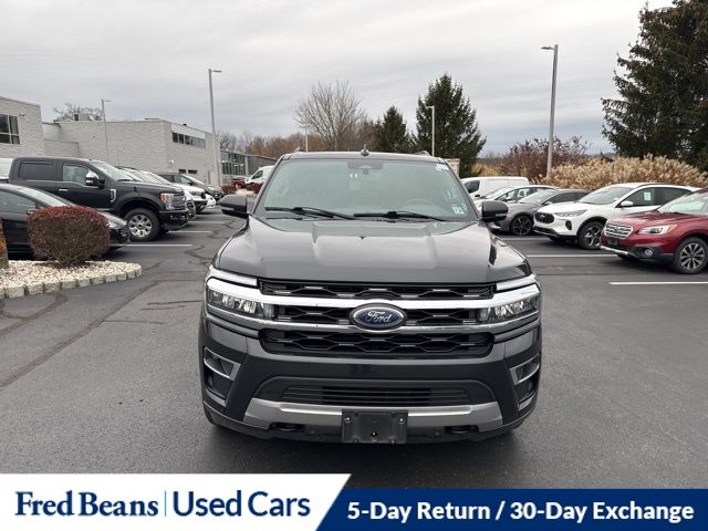 2022 Ford Expedition Limited photo 2