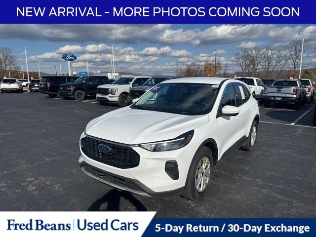 2023 Ford Escape Active photo 3