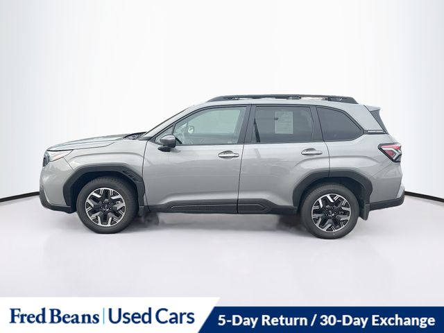 2025 Subaru Forester Premium photo 4