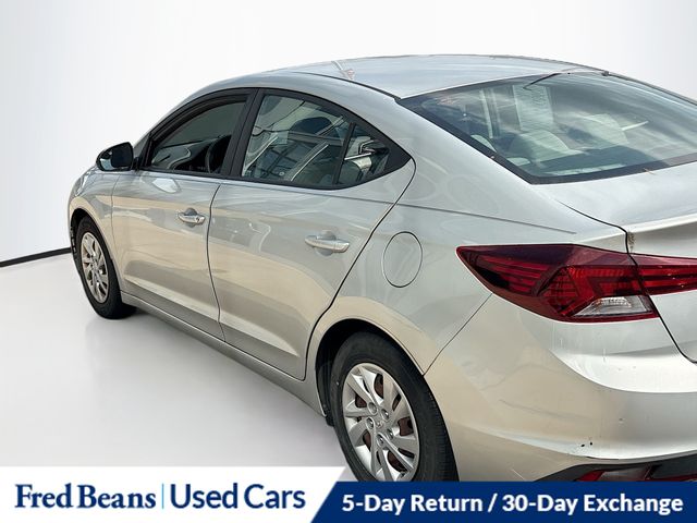 2019 Hyundai Elantra SE photo 4
