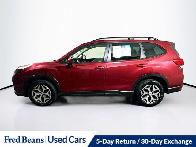 2023 Subaru Forester Premium photo 4
