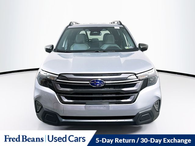 2025 Subaru Forester Premium Base photo 2