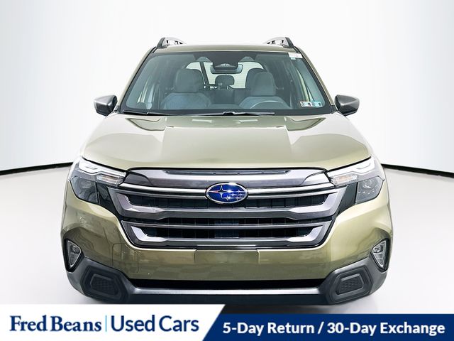 2025 Subaru Forester Premium Base photo 2