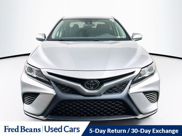 2020 Toyota Camry SE photo 2
