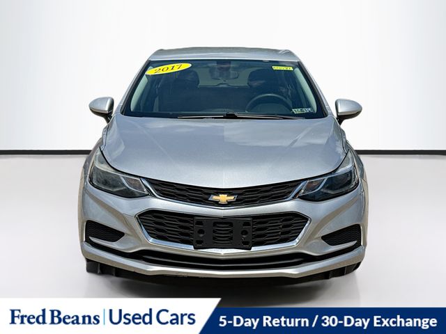 2017 Chevrolet Cruze LT photo 2