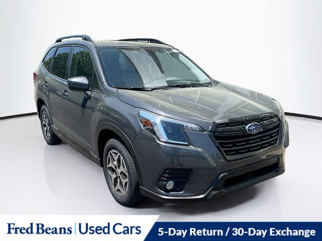2023 Subaru Forester Premium's photo