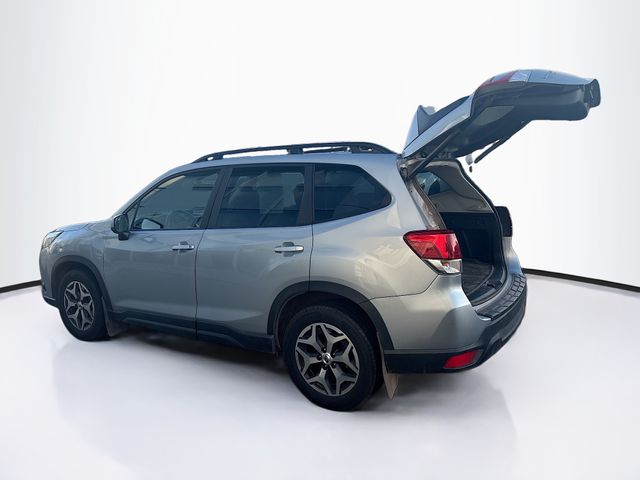 2023 Subaru Forester Premium photo 2