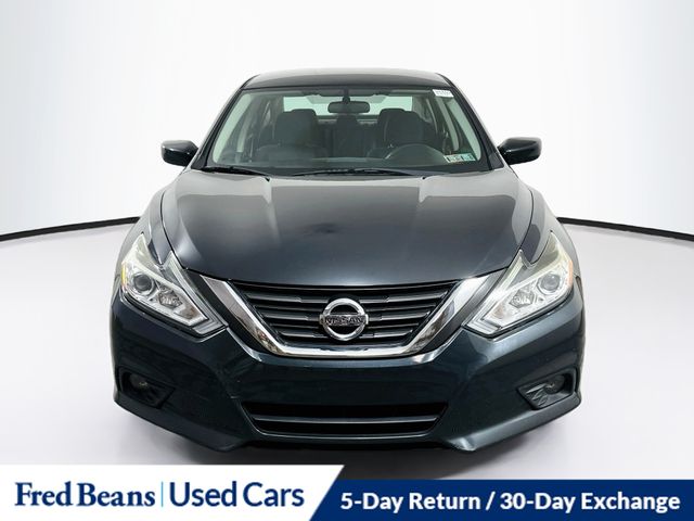 Used 2017 Nissan Altima SV with VIN 1N4AL3AP4HC178292 for sale in Doylestown, PA