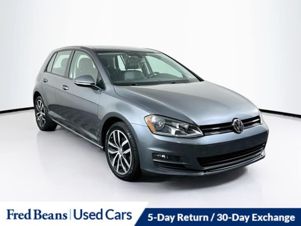 Used 2017 Volkswagen Golf TSI SE 4-Door Hatchback