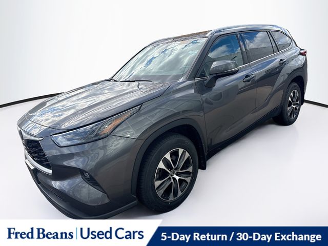2022 Toyota Highlander XLE photo 3