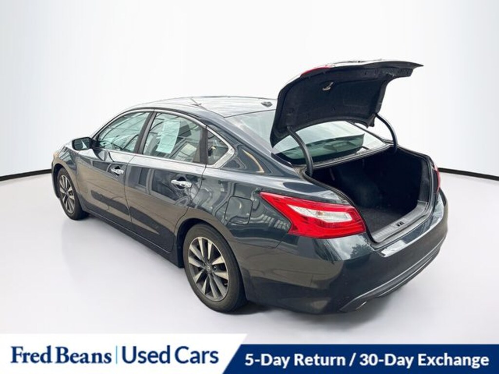 Used 2017 Nissan Altima 2.5 SV Sedan