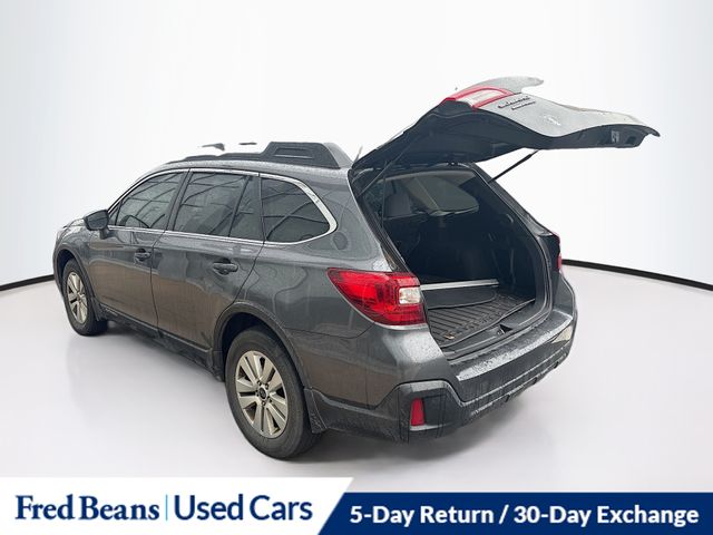2018 Subaru Outback 2.5i Premium photo 3