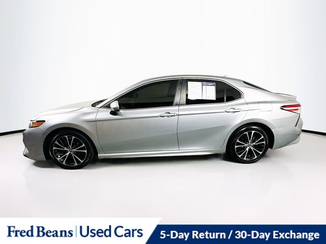 2020 Toyota Camry SE photo 4