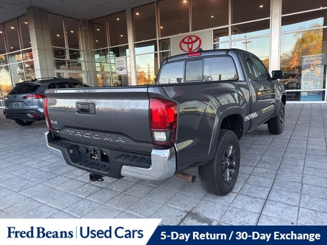 2022 Toyota Tacoma SR5 4x4 Access Cab photo 4