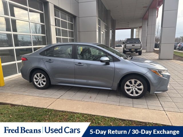 2024 Toyota Corolla LE photo 3