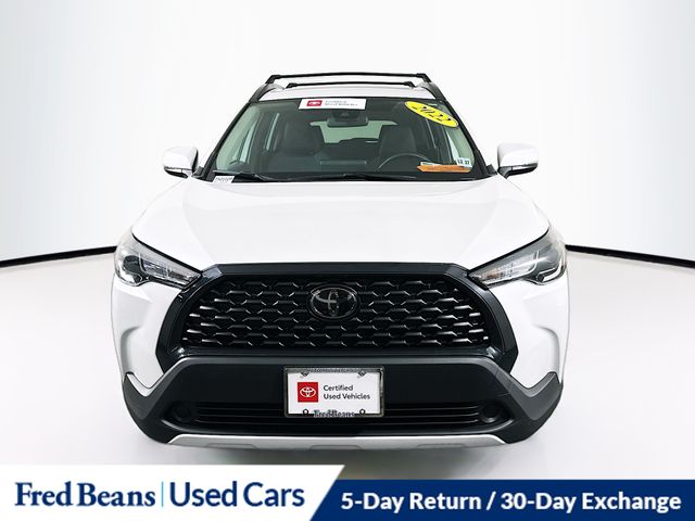 2022 Toyota Corolla Cross LE photo 2