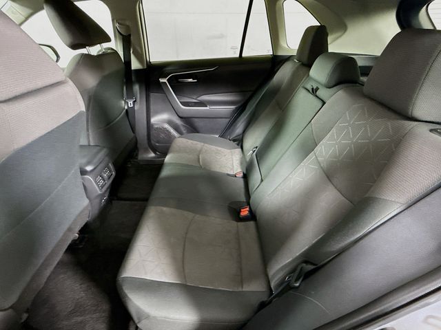 2024 Toyota RAV4 XLE - Photo 27