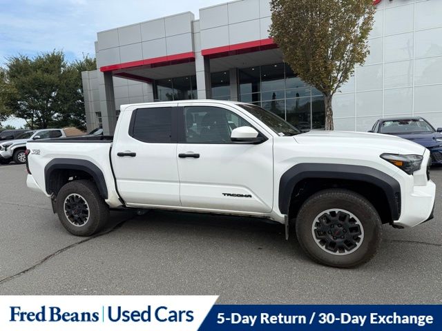 2024 Toyota Tacoma TRD Off-Road photo 3