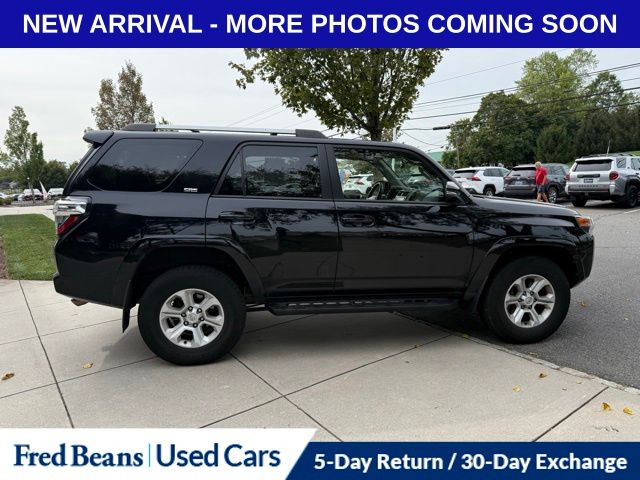 2023 Toyota 4Runner SR5 Premium photo 4