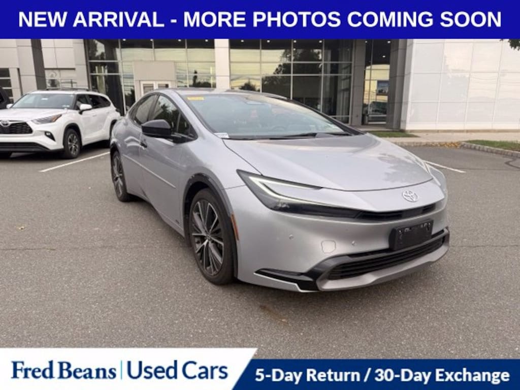 Used 2025 Toyota Prius XLE Hatchback