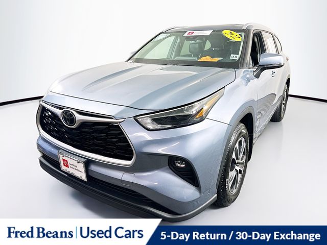 2022 Toyota Highlander XLE photo 3