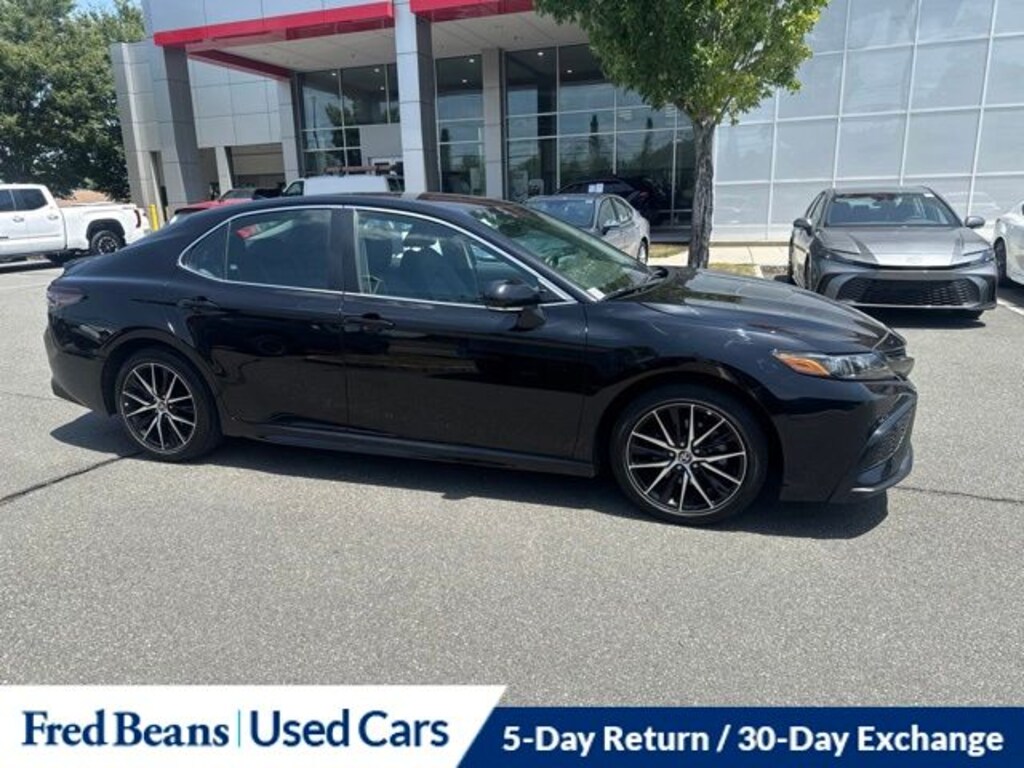 Used 2024 Toyota Camry SE Sedan