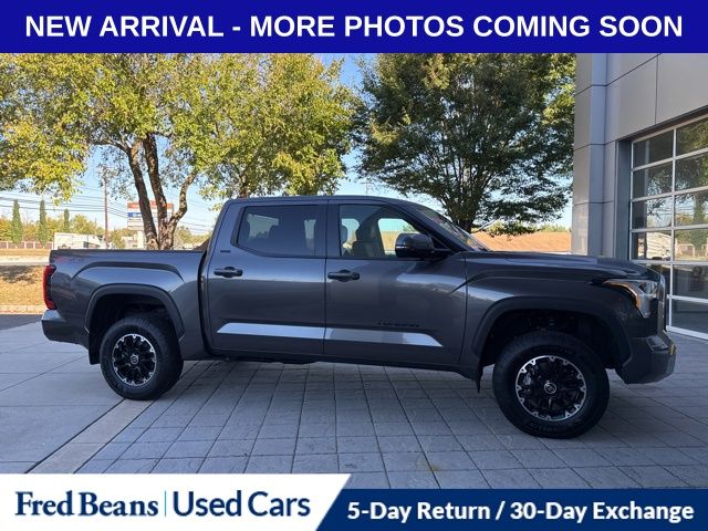 2022 Toyota Tundra SR5 photo 2
