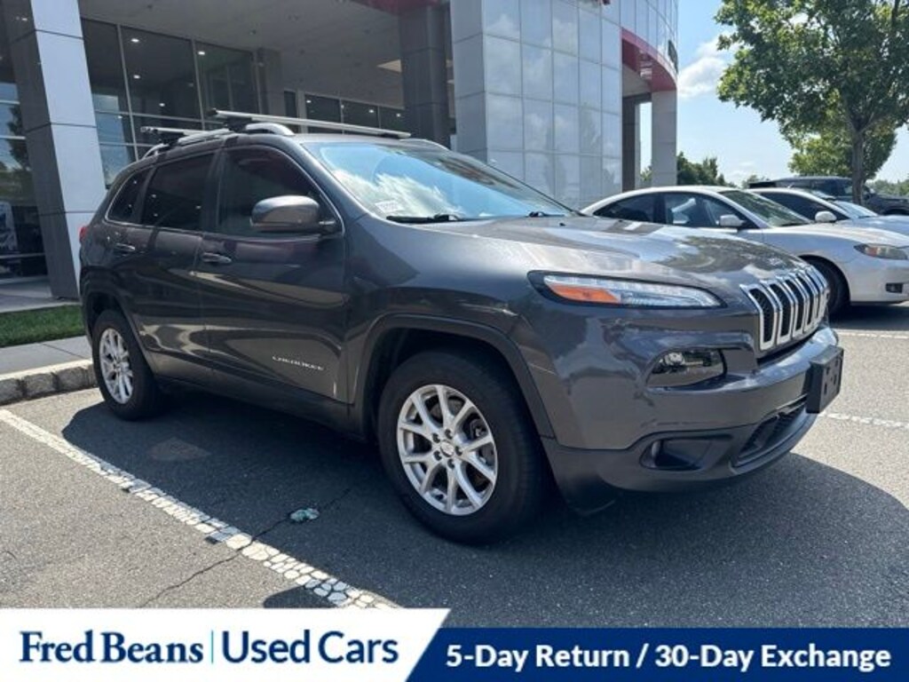 Used 2016 Jeep Cherokee Latitude 4x4 SUV