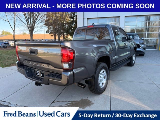 2022 Toyota Tacoma 4x4 Base photo 3