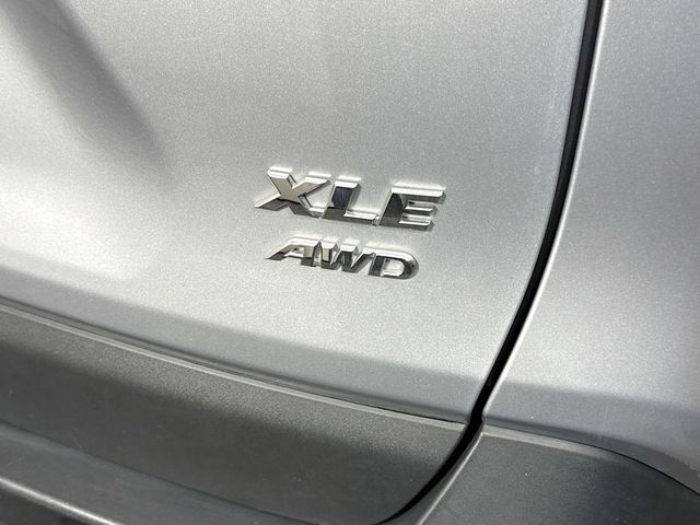 2024 Toyota RAV4 XLE - Photo 39
