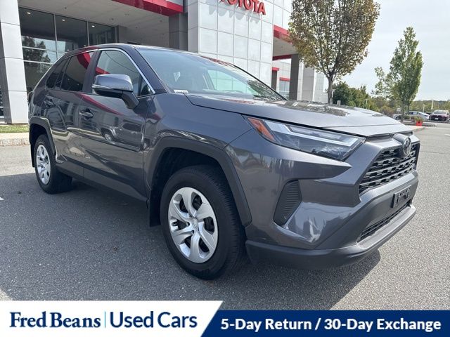 2025 Toyota RAV4 LE photo 2