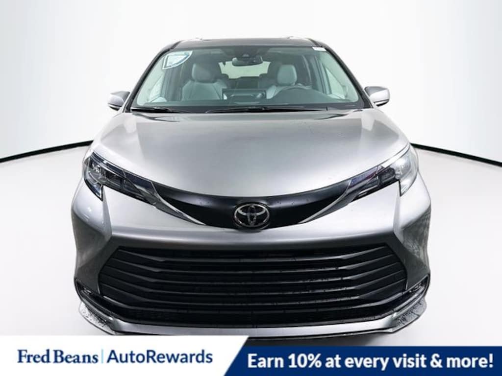 New 2026 Toyota Sienna XLE Van Passenger Van