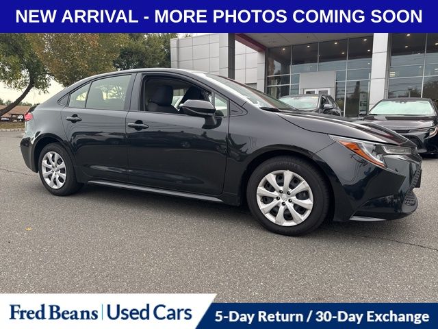 2022 Toyota Corolla LE photo 2