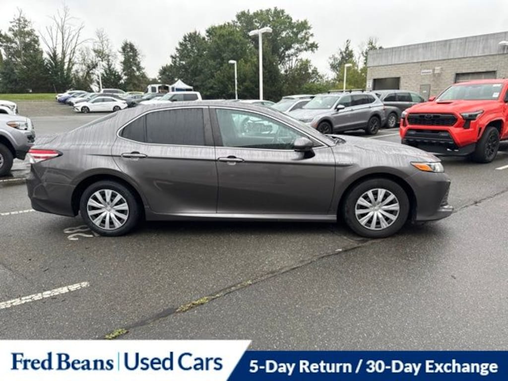 Used 2019 Toyota Camry Hybrid LE Sedan