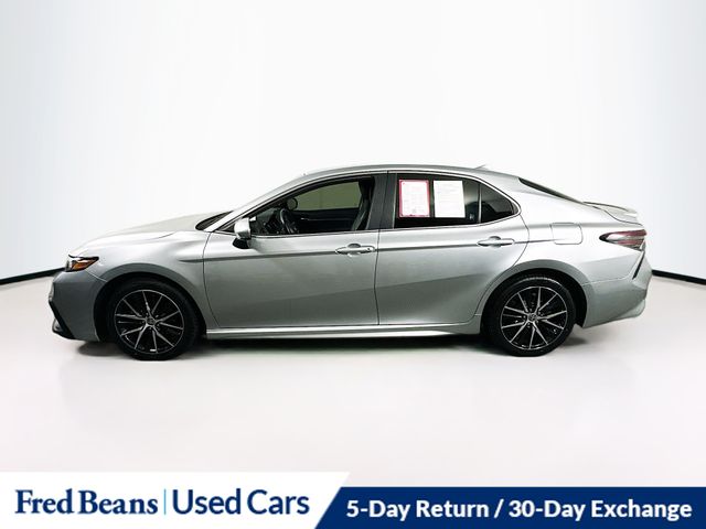 2021 Toyota Camry SE photo 4