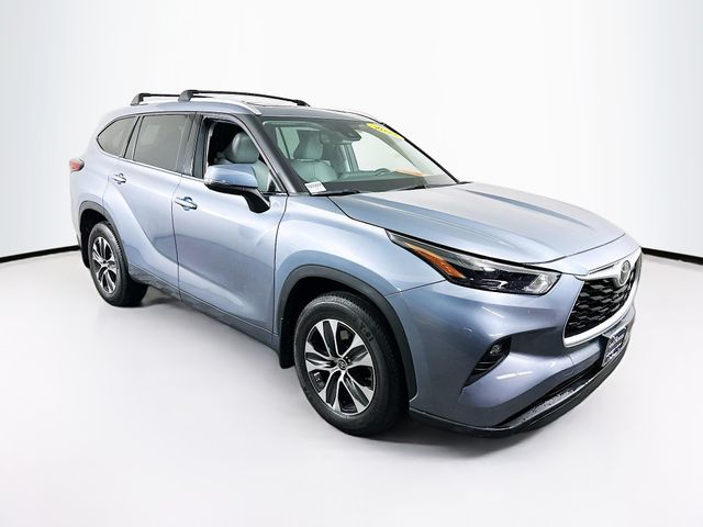 2022 Toyota Highlander XLE - Photo 28
