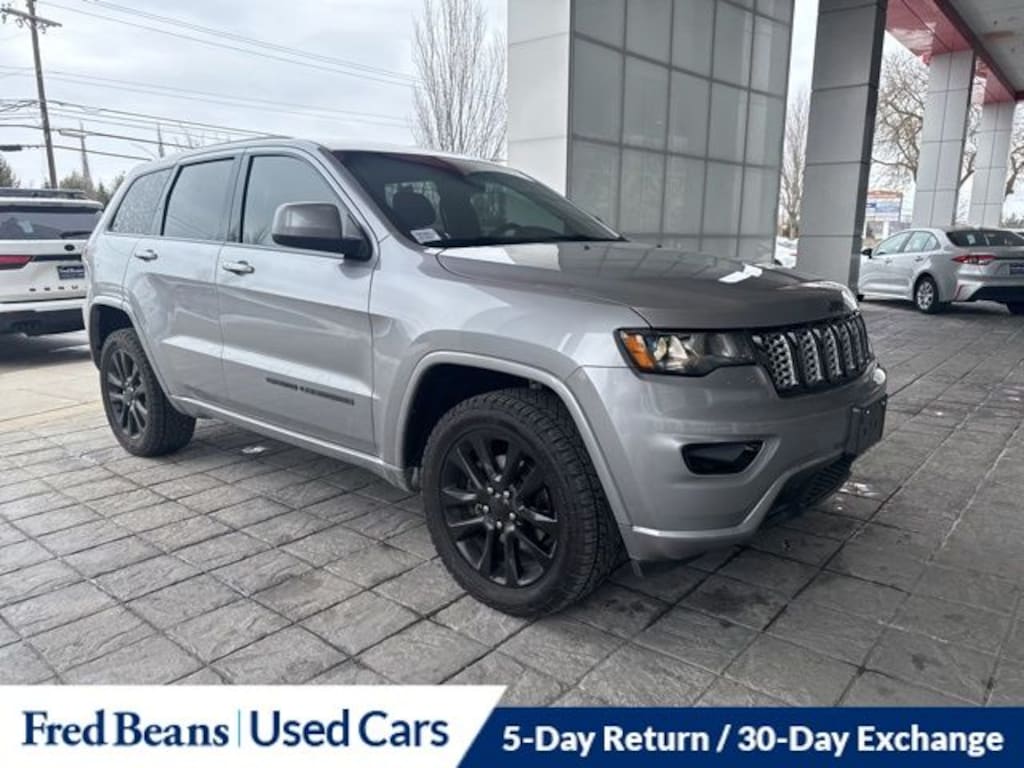 Used 2021 Jeep Grand Cherokee Laredo SUV