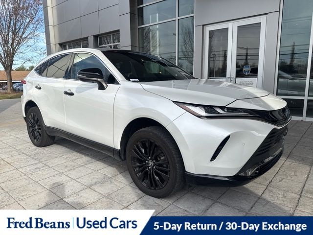 2023 Toyota Venza photo 2