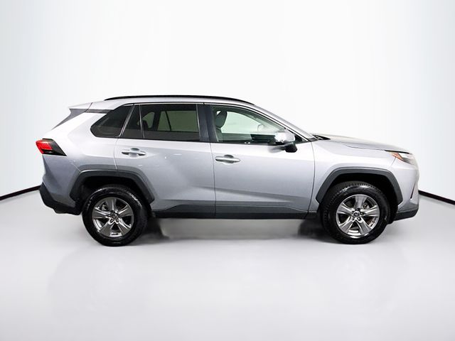 2024 Toyota RAV4 XLE - Photo 10