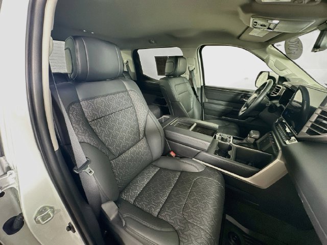 2024 Toyota Tundra Limited - Photo 36
