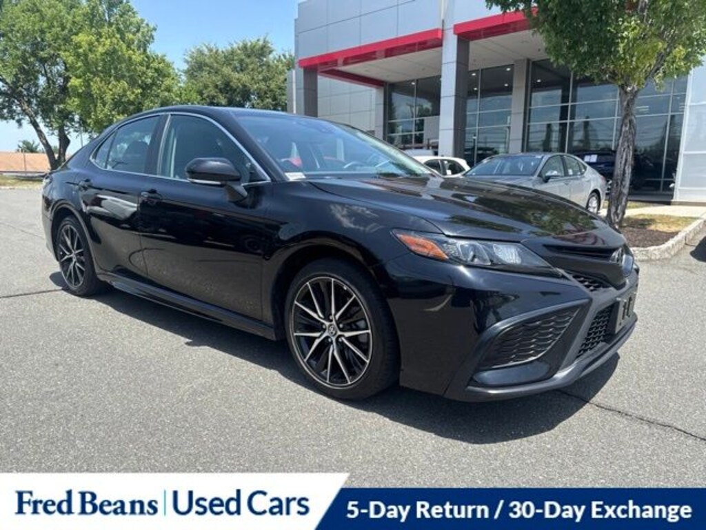 Used 2024 Toyota Camry SE Sedan